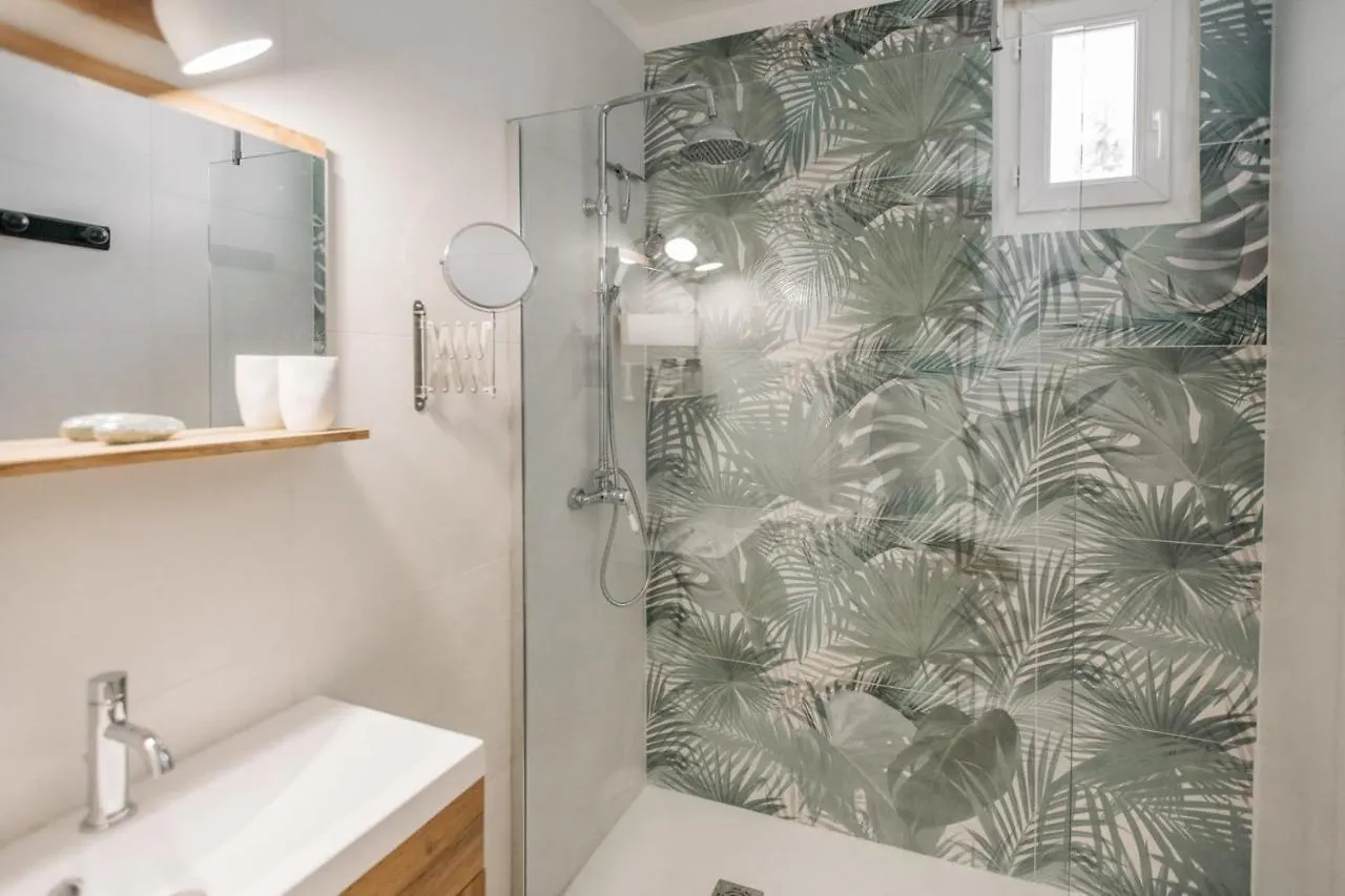 Charming Vacation Apartment Located In Isle-Sur-La-Sorgue L'Isle-sur-la-Sorgue France