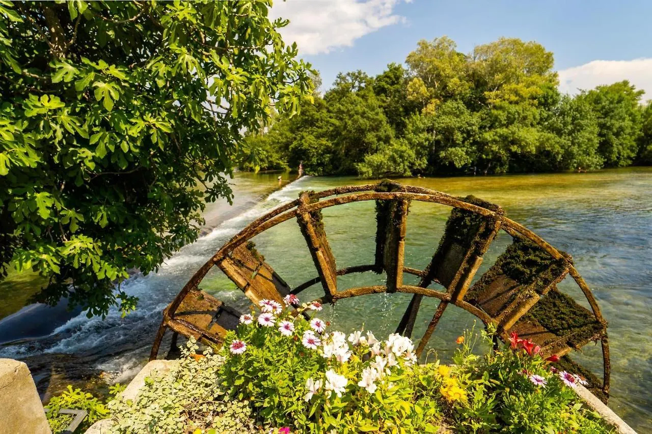 Charming Vacation Apartment Located In Isle-Sur-La-Sorgue L'Isle-sur-la-Sorgue