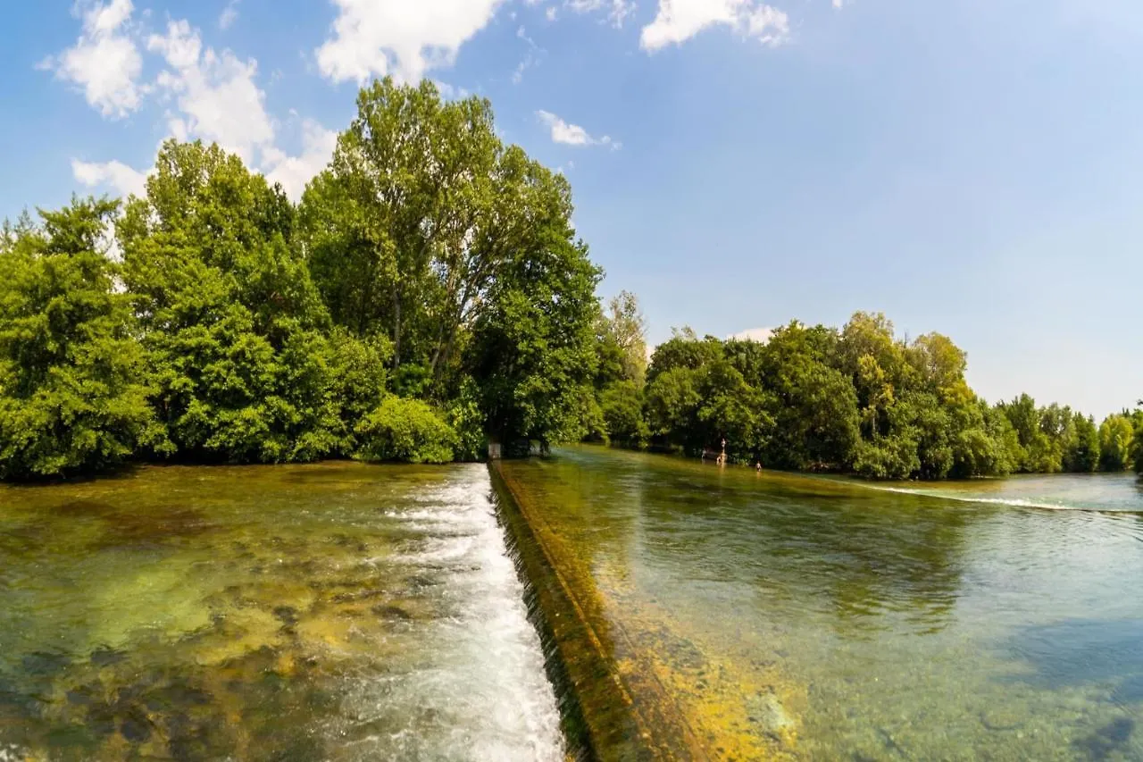 Charming Vacation Apartment Located In Isle-Sur-La-Sorgue L'Isle-sur-la-Sorgue