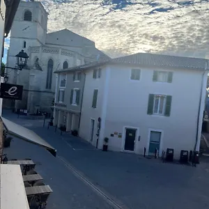 Avec Vue Sur Le Centre Historique LʼIsle-sur-la-Sorgue